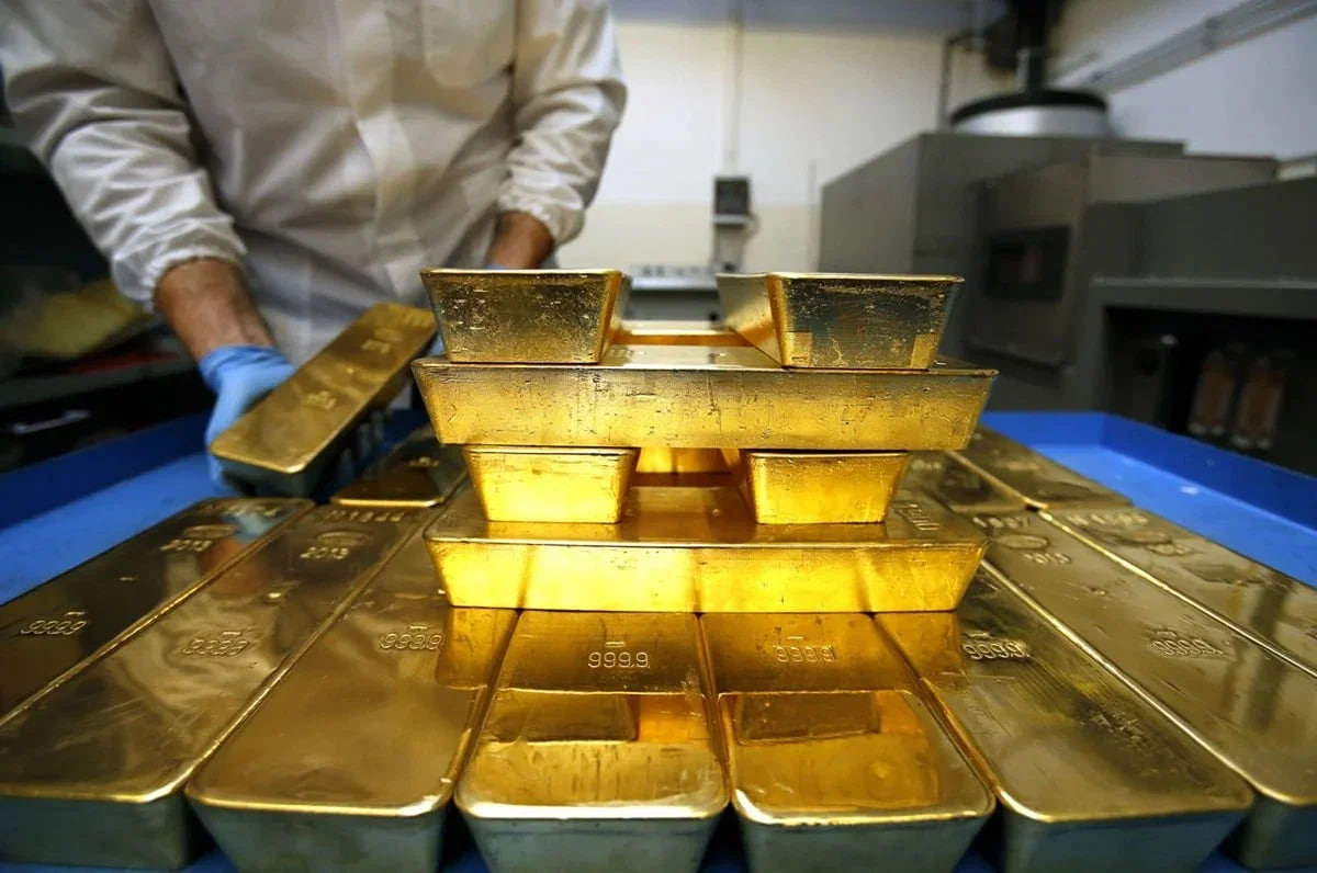 ЦБ Узбекистана начал 2022 год продавцом золота, а закончил покупателем