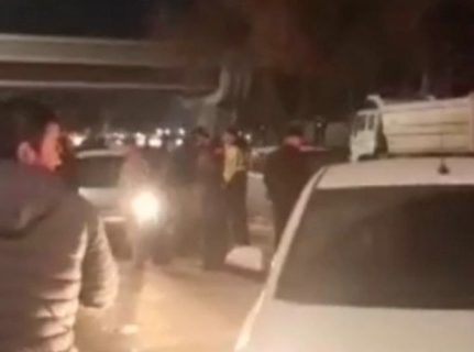 В Ташкенте сотрудники ДПС выписали штрафы водителям, стоящим в очереди на заправку