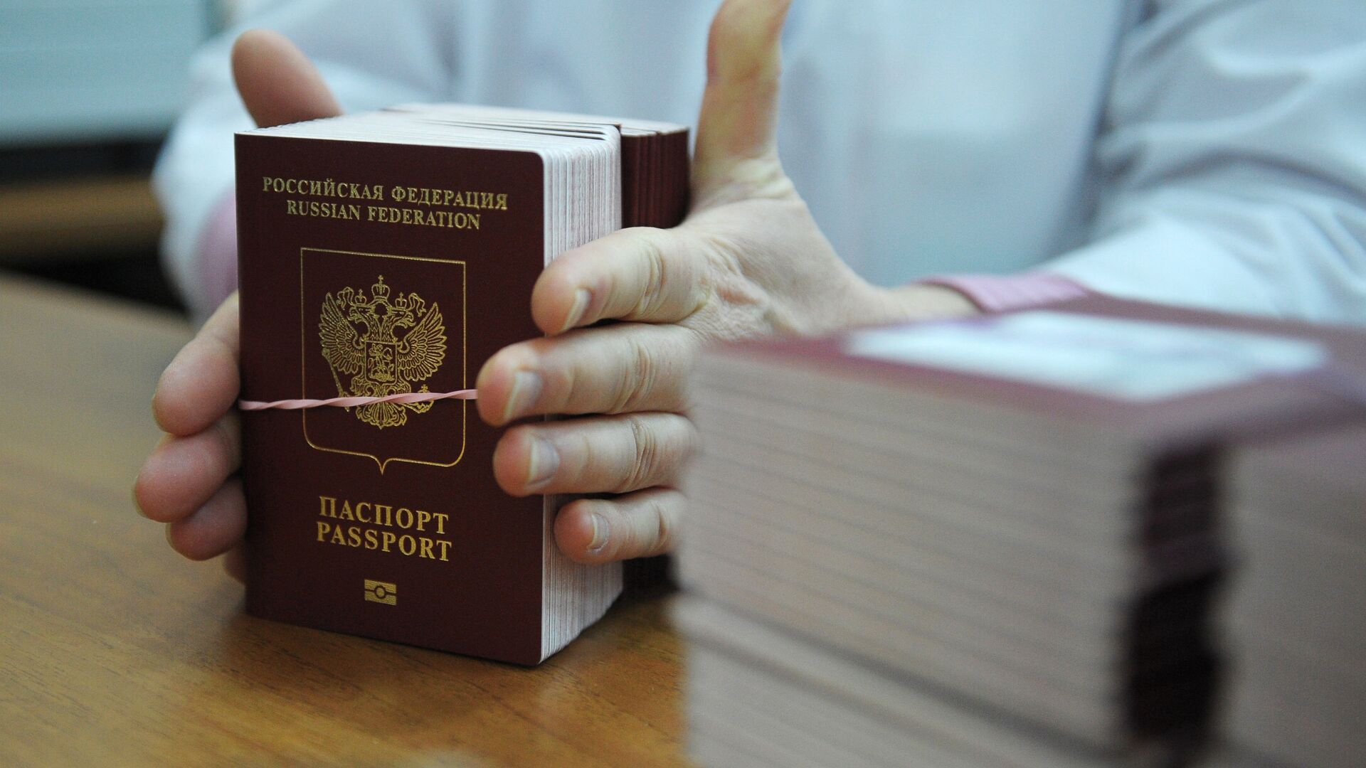 Посольство России в Узбекистане продолжит замену загранпаспортов