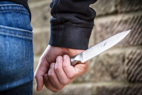Мужчина ударил ножом бывшую жену за отказ видеться с сыном