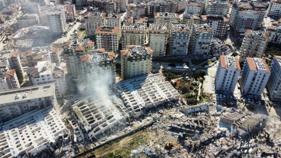 Из Турции попытался сбежать подрядчик рухнувшего элитного жилого комплекса