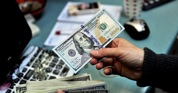 В Узбекистане ужесточили порядок проведения валютных операций для государственных компаний