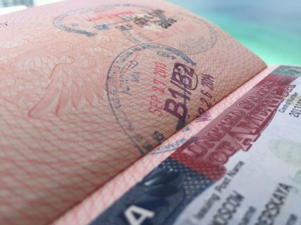 США отказывает в визе почти каждой второй заявке из Узбекистана