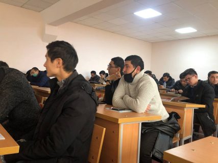 В Узбекистане могут закрыть вузы с безработными выпускниками