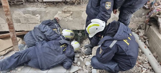 В Турции спасатели из Узбекистана извлекли из-под завалов 11 пострадавших и 33 погибших