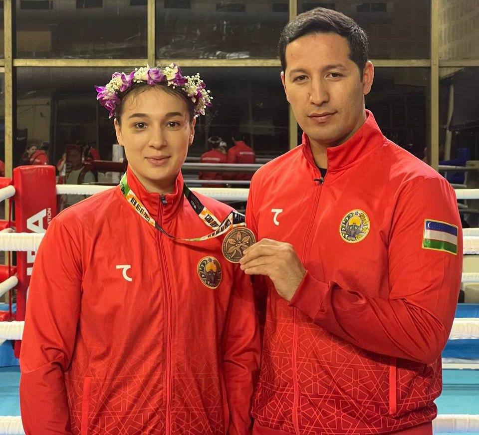 Сборная из Узбекистана удостоилась медали на чемпионате по женскому боксу