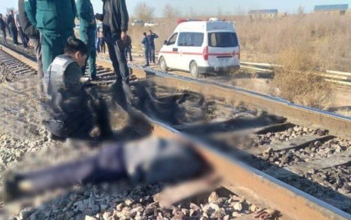 Пассажирский поезд насмерть сбил мужчину