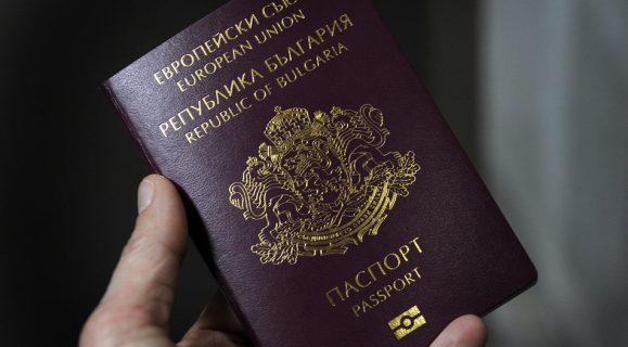 В Ташкенте мужчина хотел улететь по чужому паспорту
