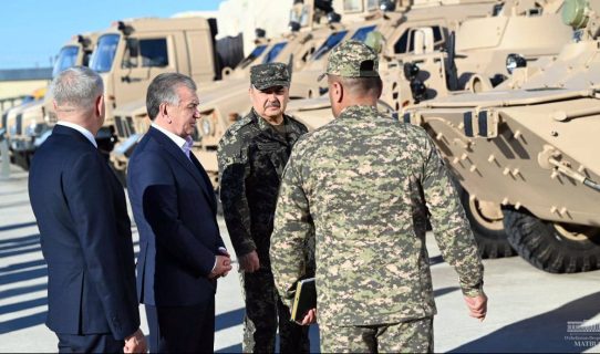 Президент посетил взвод пограничников на границе с Афганистаном