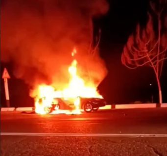 В Андижане автомобиль Lacetti загорелся после удара с Nexia