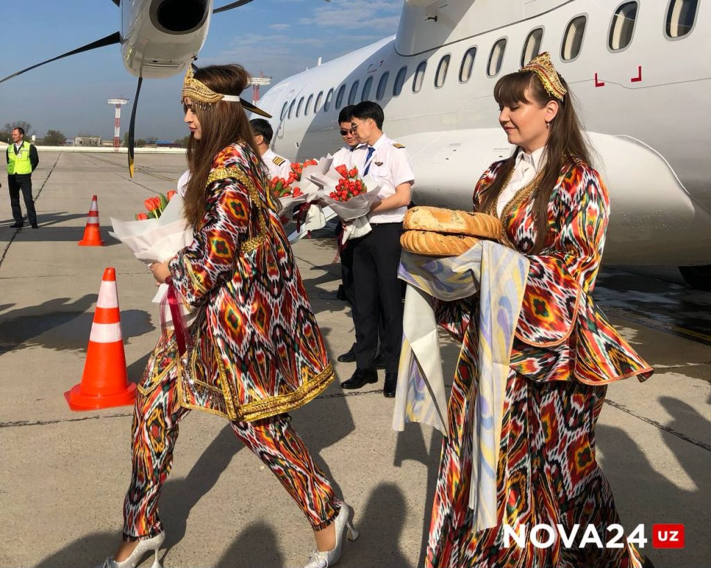 В Ташкенте приземлился первый самолет авиакомпании Silk Avia — видео