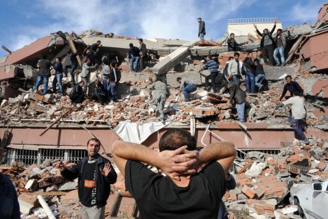 В Турции арестовали сотни лиц, причастных к строительству рухнувших новостроек