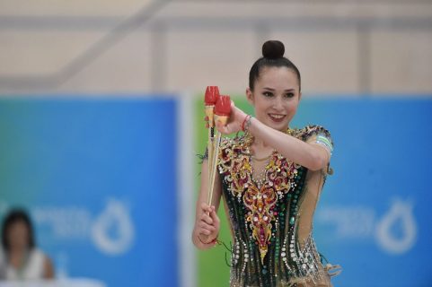 Узбекская гимнастка завоевала ещё две медали на Кубке мира