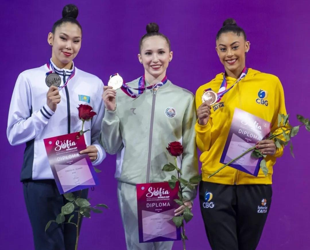 Узбекская гимнастка завоевала ещё две медали на Кубке мира