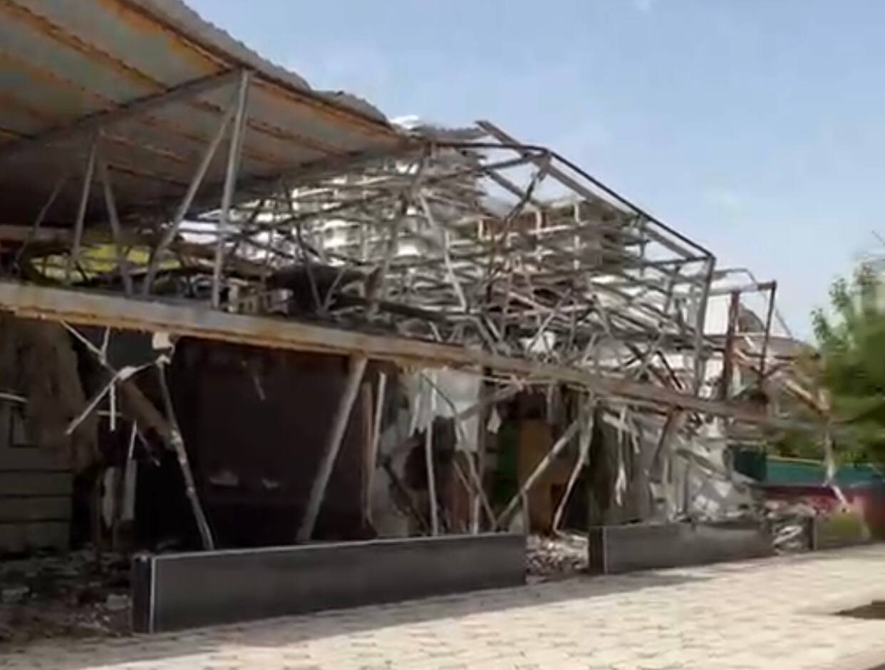 «Разрушили и бросили»: Ислам Капарзо показал развалины на шестом квартале Юнусабада — видео