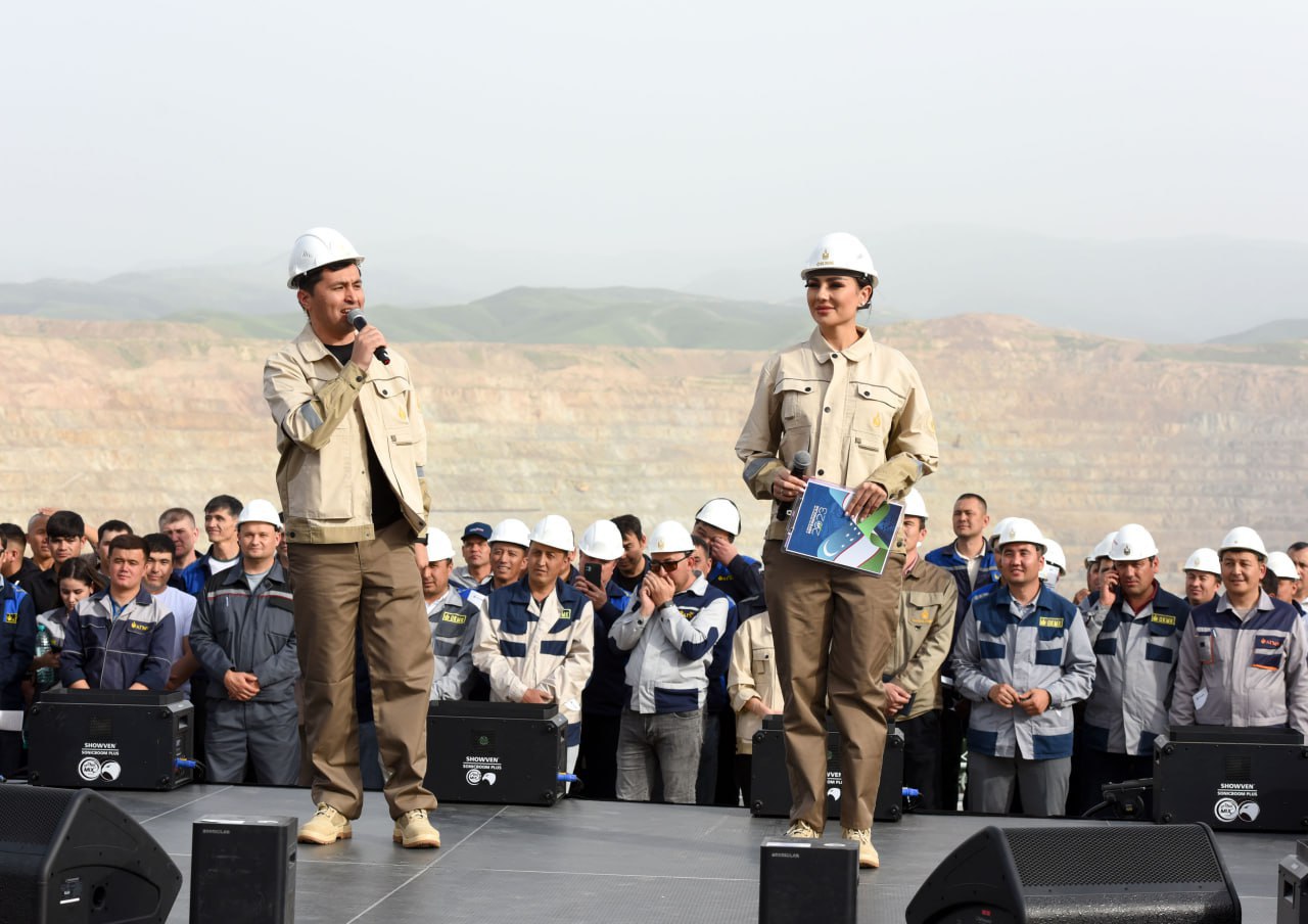 На шахте «Калмоккир» Алмалыкского горно-металлургического комбината прошло мероприятие, посвященное новой Конституции