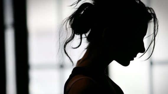 В Самарканде повесилась 18-летняя девушка: к отчаянному шагу ее мог подтолкнуть отец