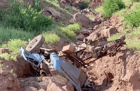 В Сурхандарье произошло страшное ДТП: грузовик слетел в овраг