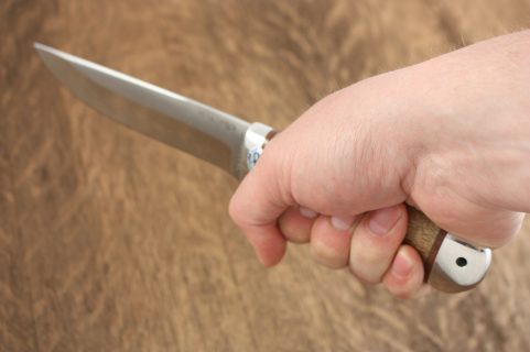 В Андижанской области на бывшего сотрудника хокимията напали с ножом