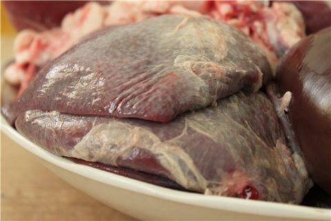 В Гулистане пресекли продажу 200 кг тухлого мяса