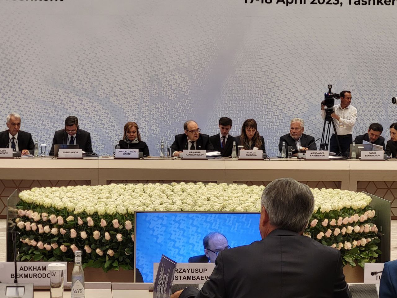 Экс-президенты Польши и Словении вместе с экспертами обсудили развитие Узбекистана