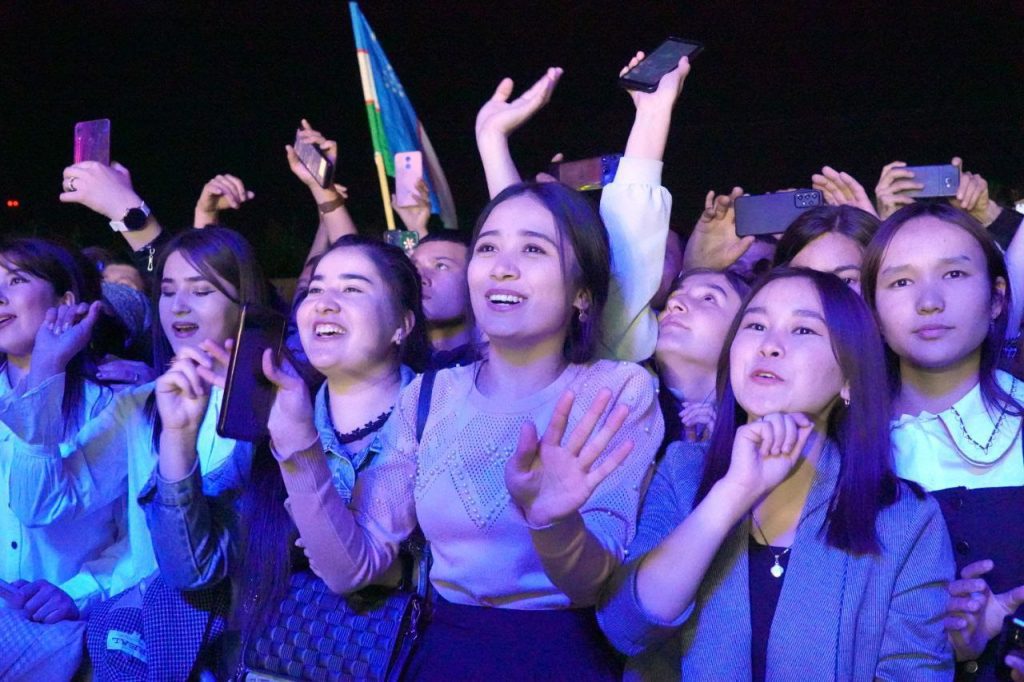 В Наманганской области прошло мероприятие и концерт под лозунгом «Конституция наша!»