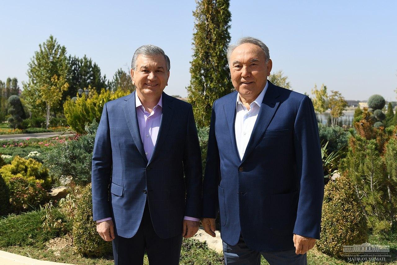 Мирзиёев поздравил Назарбаева с Рамазан хайитом