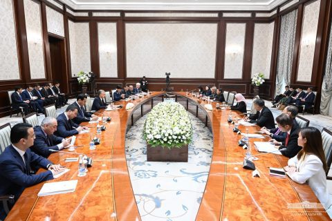 ВТО, экономика, госаппарат: Шавкат Мирзиёев провел переговоры с президентом Сингапура