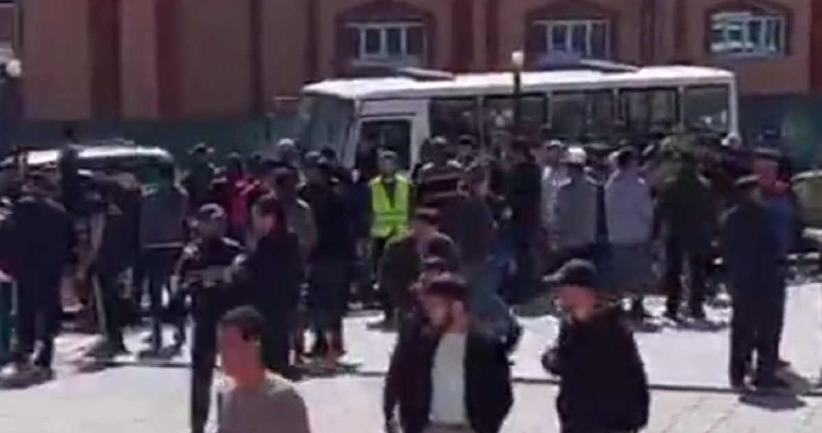 В Новосибирске правоохранители искали нелегальных мигрантов среди прихожан мечети