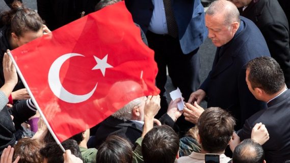 Стало известно, кто лидирует на президентских выборах в Турции