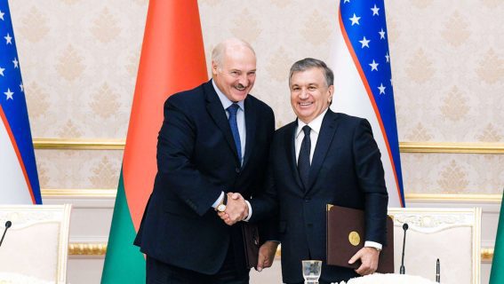 Лукашенко поздравил Мирзиёева с успешным референдумом