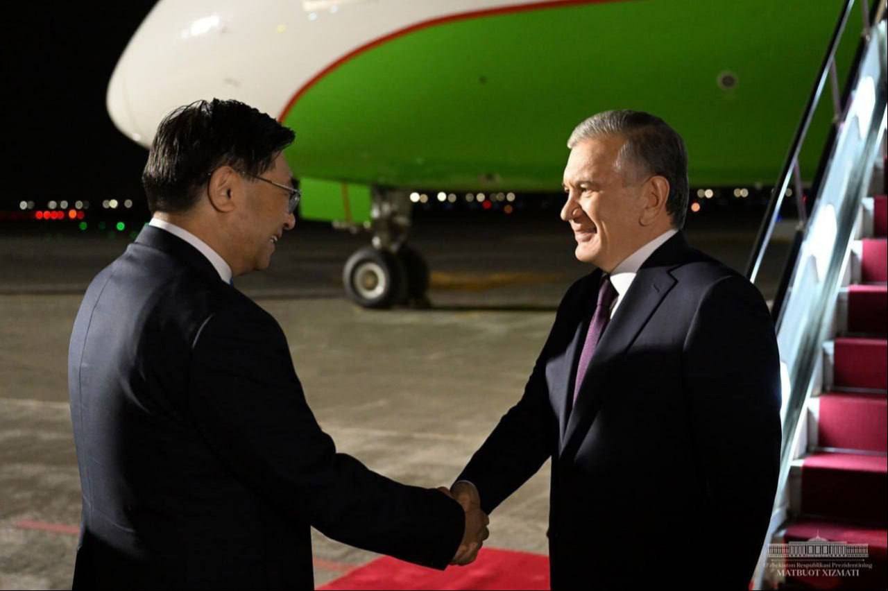 Президент Узбекистана прибыл с визитом в Сиань