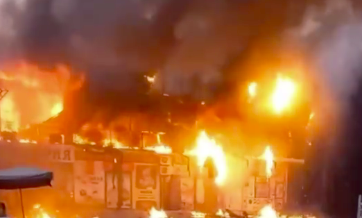 В Сурханадрье супермаркет охватил сильный пожар — видео