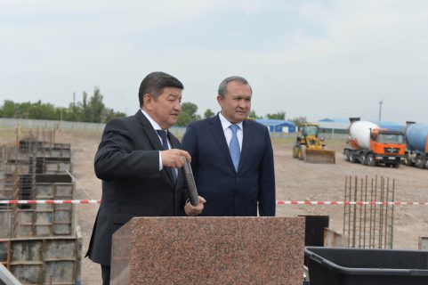 Узбекистан и Кыргызстан начали строить автомобильный завод