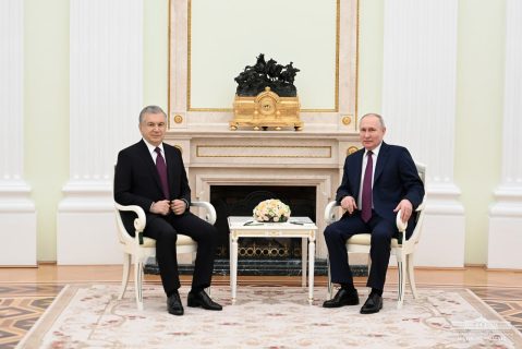Путин лично поздравил Мирзиёева с успешным референдумом по новой Конституции
