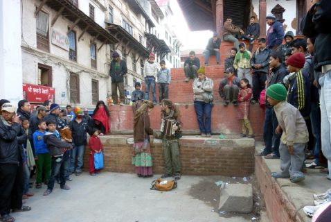 В Бухаре поймали женщину, обещавшую десяткам граждан Непала помощь с получением виз