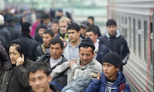 В России запретили задерживать и депортировать узбекистанцев за просроченную регистрацию