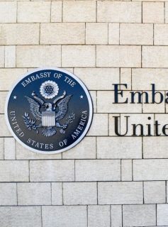 Посольство США сообщило о подорожании визового сбора