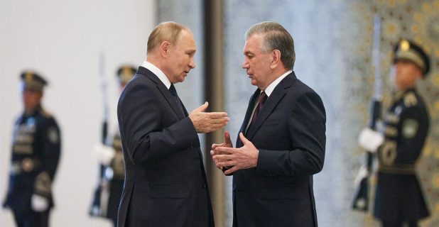 Путин поздравил Мирзиёева с успешным референдумом