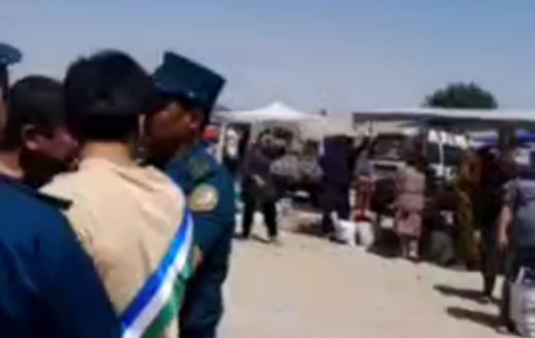 В Кашкадарье правоохранители задержали парня, ходившего с лентой цветов флага Узбекистана