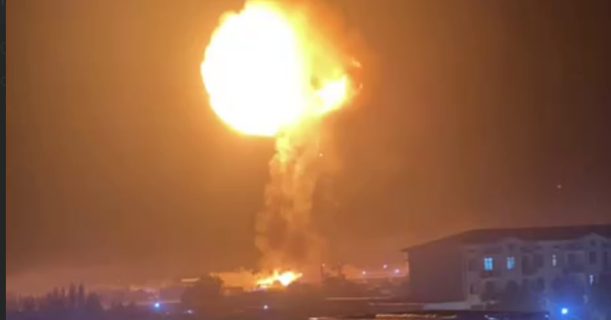 В Самаркандской области на заправке произошел взрыв и сильный пожар — видео