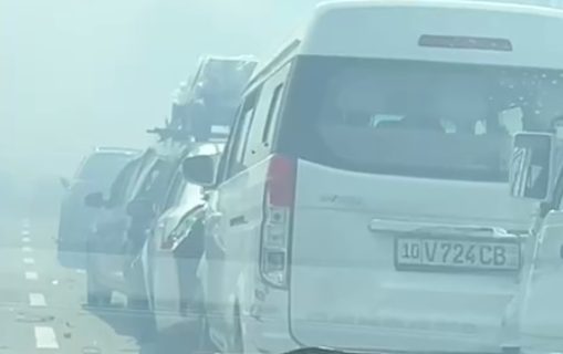 В Ахангаране дым от пожара привёл к массовому ДТП — видео
