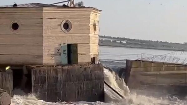 В Херсонской области разрушена ГЭС, затопило населенные пункты: власти Украины обвинили Россию в подрыве дамбы
