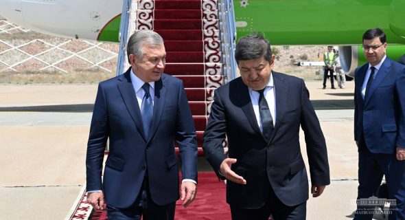 Шавкат Мирзиёев прилетел в Кыргызстан на саммит «ЕС — Центральная Азия»