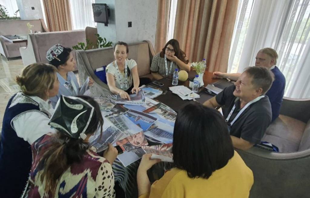 Специалисты из США приступили к обучению узбекских учителей