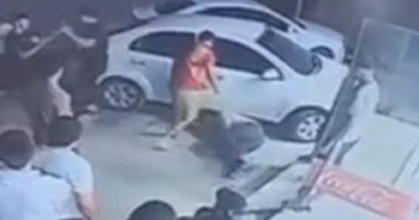 В Кашкадарье два брата избили человека — видео