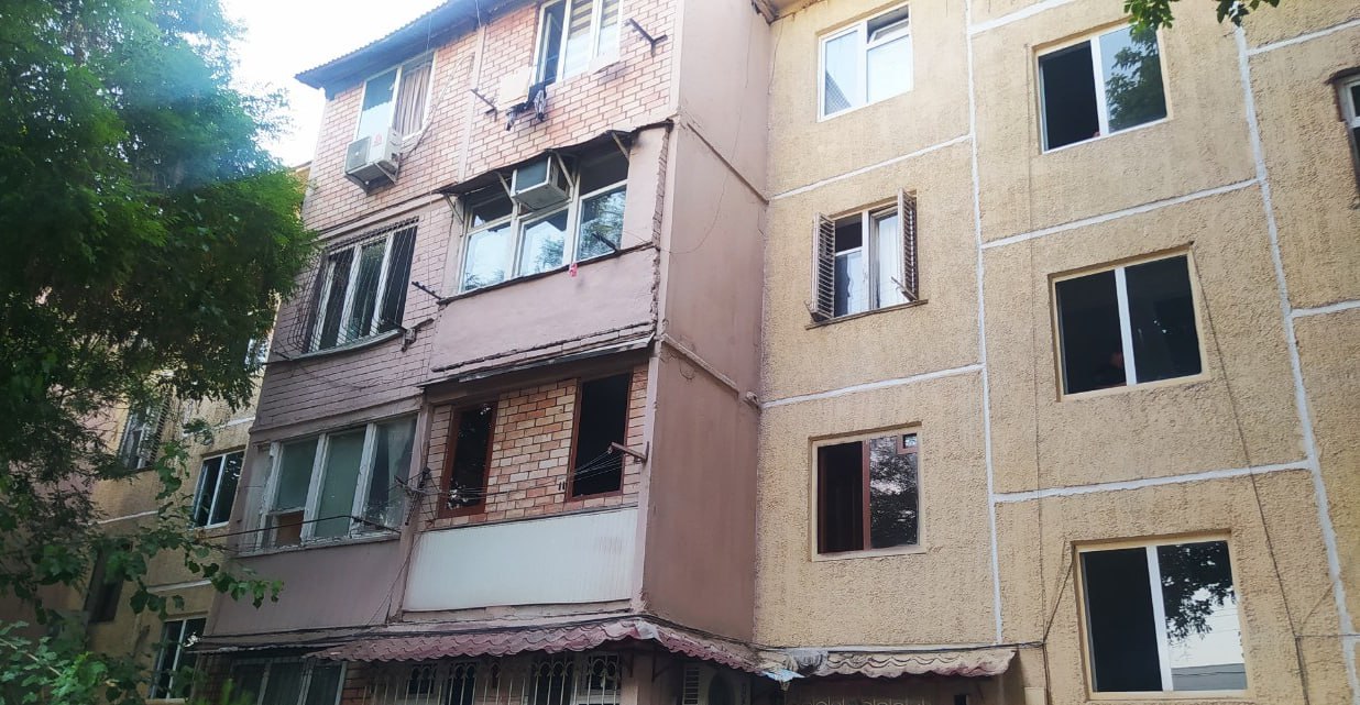В Ташкенте начал разрушаться панельный дом