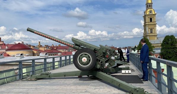 Полуденный выстрел с бастиона Петропавловской крепости — традиция Санкт-Петербурга