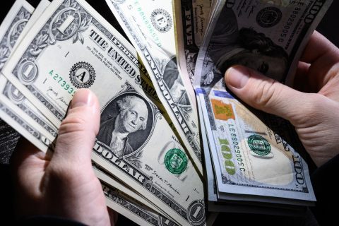 Курс доллара в Узбекистане не перестает бить рекорды