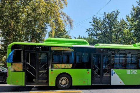В Ташкенте новый автобус попал в ДТП
